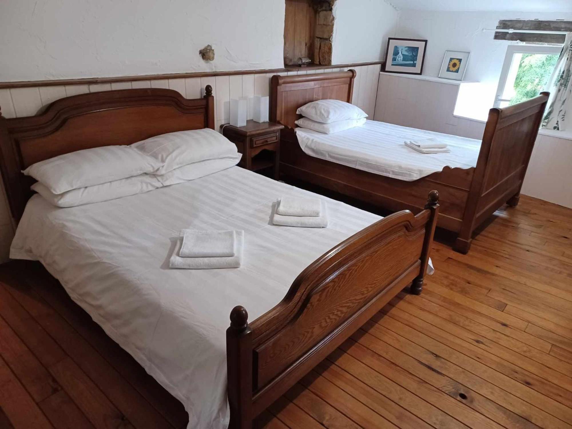 Rustic Cottage With Stunning Swimming Pool Saint-Front  Eksteriør bilde